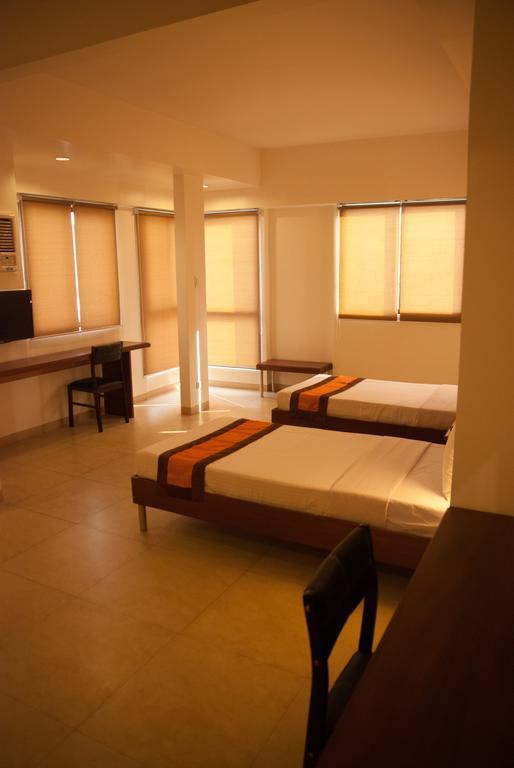 M Suites Hotel Makati City Room photo